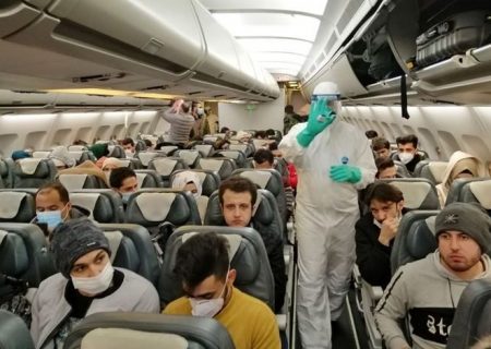 توزیع ۱۰۰هزار ماسک رایگان بین مسافران و پرسنل فرودگاه شهدای ایلام