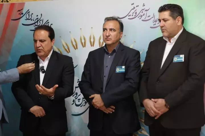 تأکید استاندار ایلام بر نقش تعلیم و تربیت در پیشرفت استان