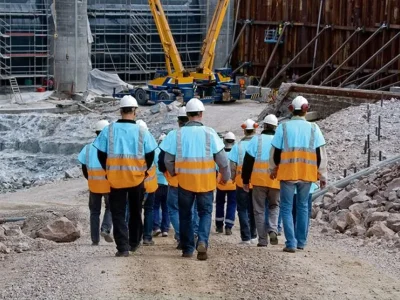 هزاران خانواده کارگری در انتظار تبدیل وضعیت نیروهای شرکتی