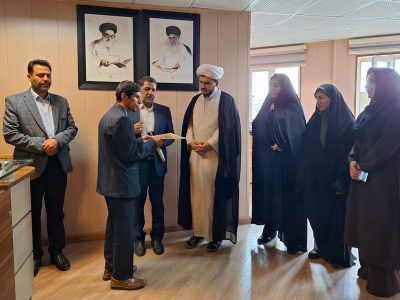 تجلیل از کتابدار نابینای ایلامی به مناسبت روز جهانی عصای سفید
