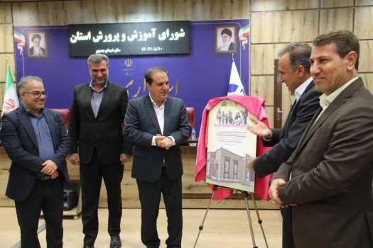 استاندار ایلام با اهدای حقوق یکماهه خود به پویش «بهساز مدرسه، بساز مدرسه» پیوست