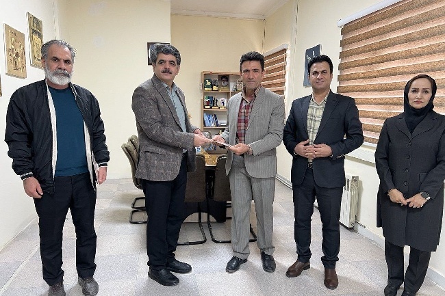 سومین جشنواره استانی داستان کردی «رازان» در ایلام آغاز به‌کار کرد